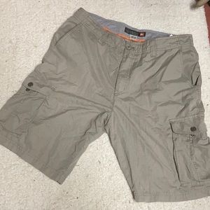 QUICKSILVER MENS CARGO SHORTS